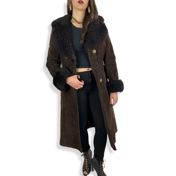 ❌SOLD❌ 1960’s lamb shearling coat w/ horn buttons - Picture 7 of 8